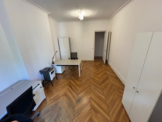 bureau 10.jpg